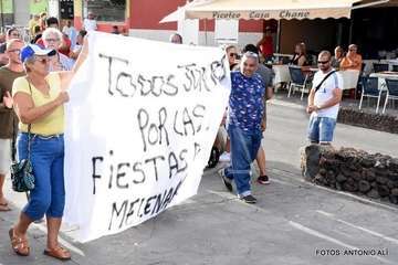 Protesta de vecinos y feriantes (Foto y Antonio Alí)